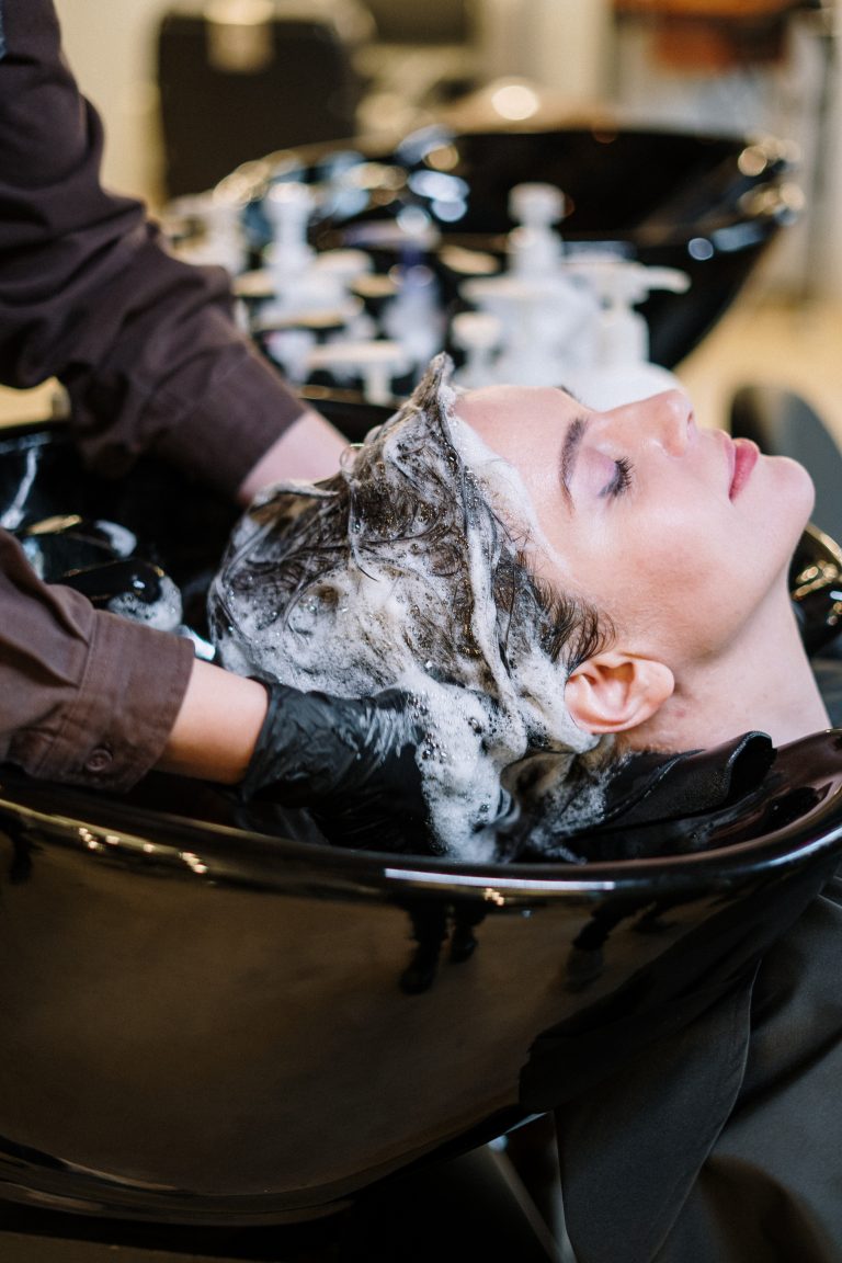 Basic Services Offered By A Beauty Salon